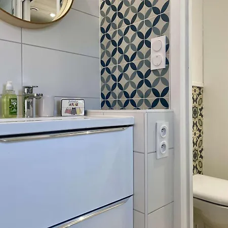 Micki Saint Gilles Croix De Vie *