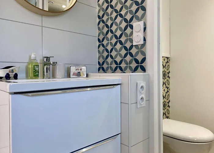 Micki Saint Gilles Croix De Vie *